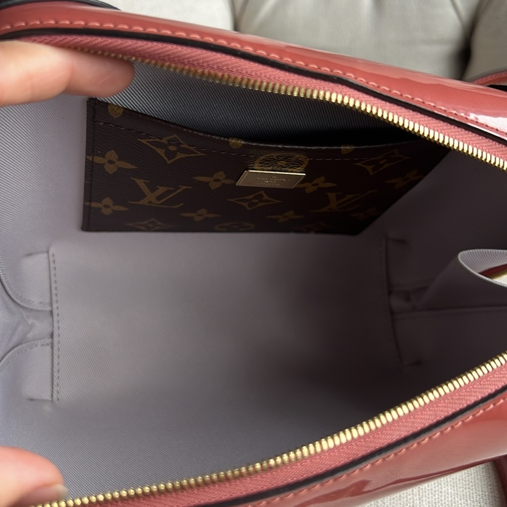 Louis Vuitton Venice Vernis with Monogram Canvas CrossbodyBag - Picture 6 of 11
